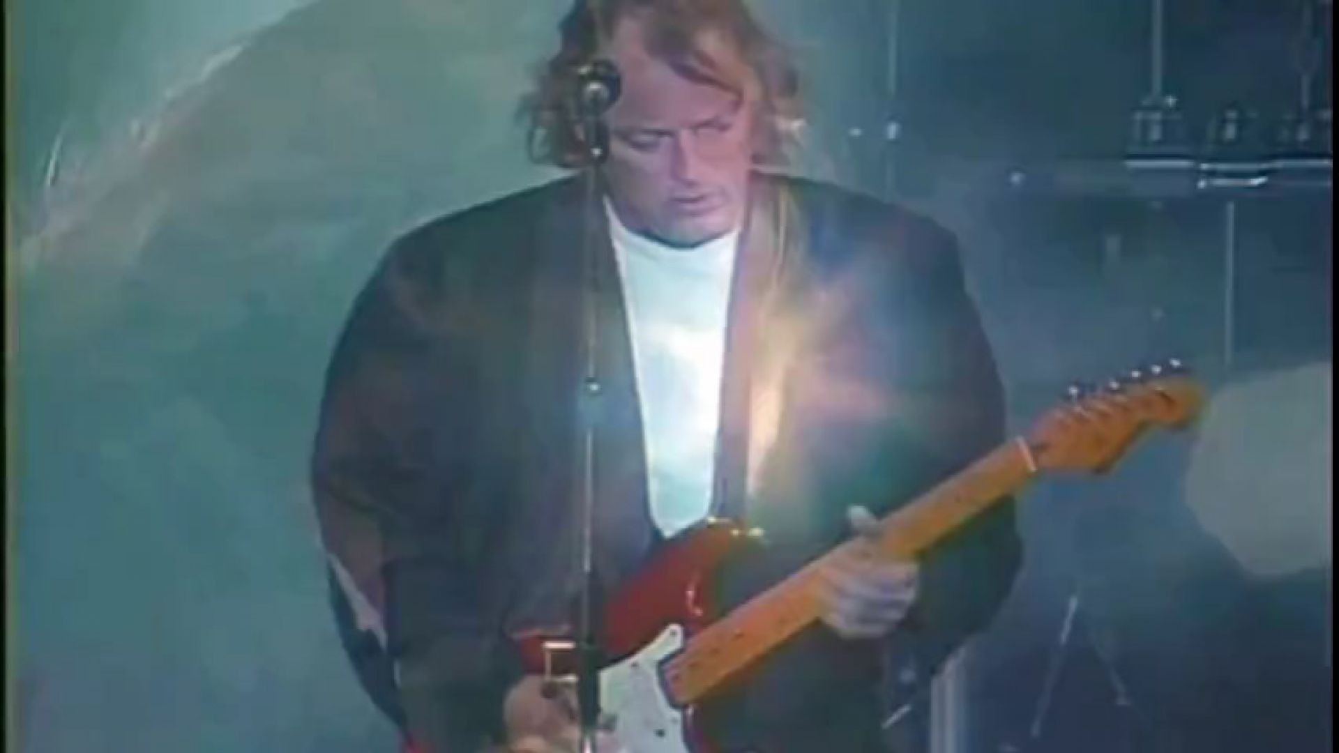 Pink Floyd - Shine On You Crazy Diamond 1990 Live Video